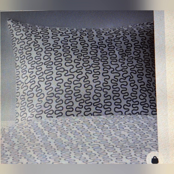 TWIN DUVET COVER, SINGLE SHEET AND 2 PILLOW CASES - Picture 1 of 2